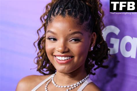 🔞 Halle Bailey Shows Off Her Sexy Tits At Varietys 2022 Power Of Young Hollywood Celebration