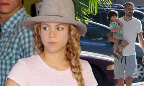 Shakira Goes Make Up Free As She Joins Partner Gerard Pique And Their Son Milan In Miami Daily