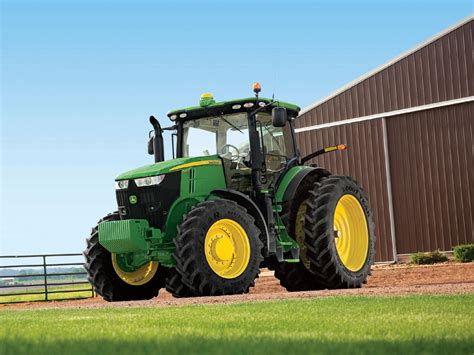 Deere Introduces New 7r Tractors