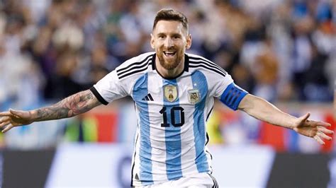 Lionel Messi Reaches 800 Career Goals Sunday Observer