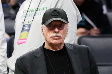 Nike Co Founder Phil Knight Gives More Than 900 Million To Charity Penta
