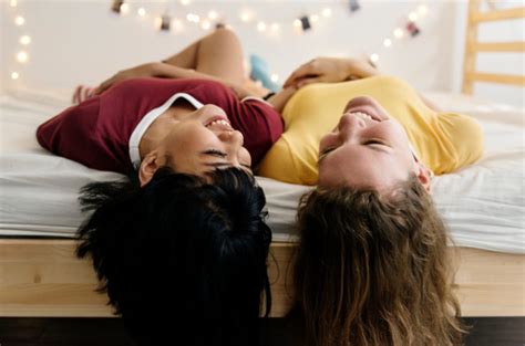 9 Reasons Why Having A Roommate Is Kind Of Awesome The Frisky