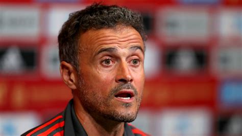 This was confirmed by the highest and most demanding and it is that luis enrique is a living example of the latin american dream and the effort of the latin race for better living and working conditions. Luis Enrique: "Los jugadores han aceptado mejor que yo la ...