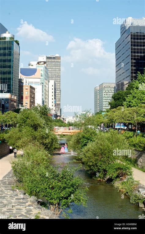 Cheonggyecheon Stream In Seoul South Korea In Summer Stock Photo Alamy