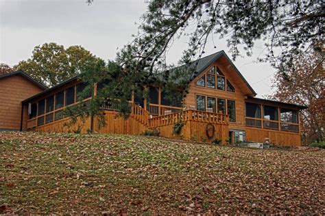 Honest Abe Log Home Overlooking Center Hill Lake Tennessee