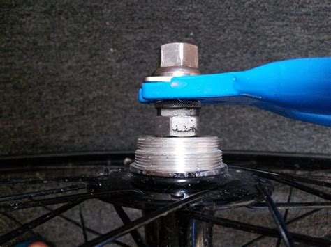 Threads Visible On Axle Of Rear Fixed Wheel Bicycles Stack Exchange