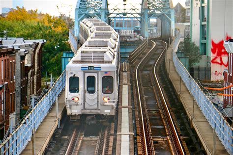 Septa Train Derails In Philadelphia After Crack In Tracks No Injuries