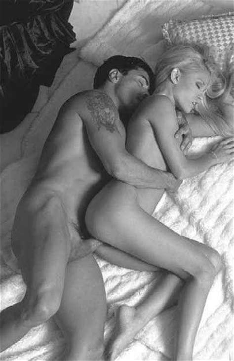 Couple Sleeping Spooning Naked Picsninja Com