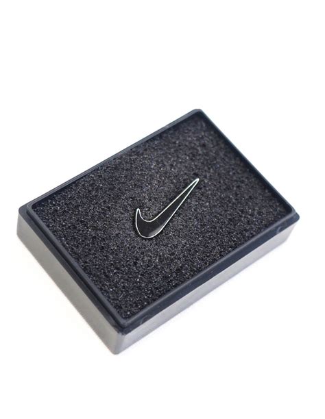 Pins Nike Swoosh Black Fskorp Ltd