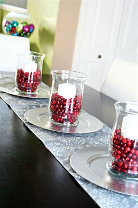Inexpensive christmas table centerpieces ideas 41 | Christmas table