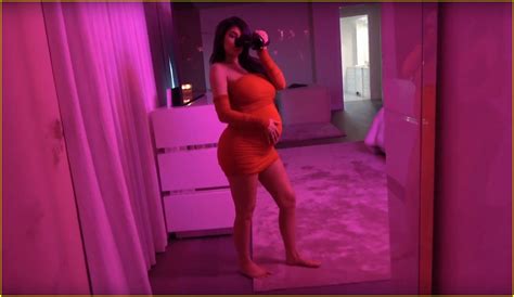 Kylie Jenner Photographed For First Time Since Giving Birth To Stormi Photo 4031303 Kylie