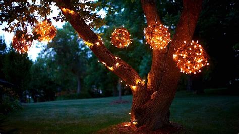 Attempt this basic outside christmas embellishing idea. 20 DIY Outdoor Christmas Decorations