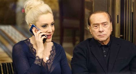 Chi è Marta Fascina Lultima Compagna Di Berlusconi Il Mistero Su Di Lei E Il Finto Matrimonio