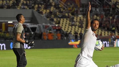 Nen Comemora Primeiro Gol De Falta Pelo Flu E Fim De Jejum Particular