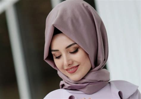 How Online Hijabi Models Are Bringing Hijab Fashion Back In Trend