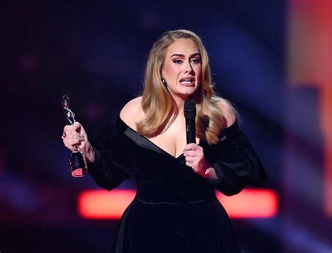 Adeles Hilarious Realisation That Her Brit Awards Have Boobs Is Peak Adele Huffpost Uk
