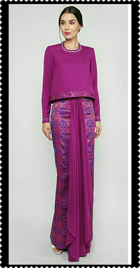 Baju kebaya masa kini yang hadir dengan desain modern model terbaru. 38 Inspirasi Modis Trend Baju Kebaya 2020