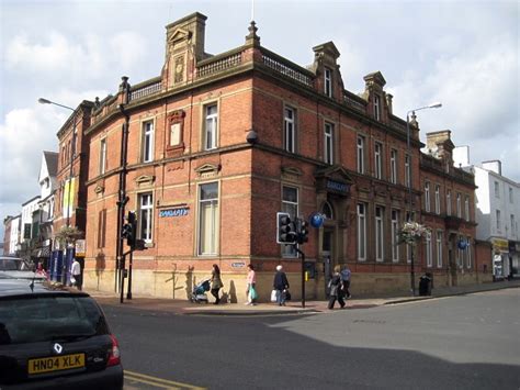 Arranged overdraft facilities are not available on the premier world account. Barclays Bank © Mike Kirby cc-by-sa/2.0 :: Geograph ...