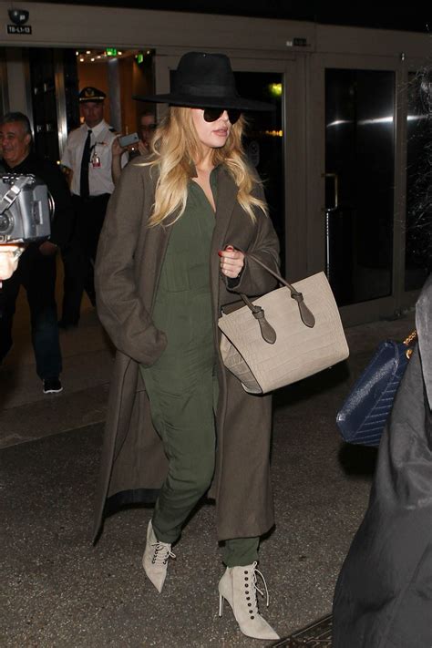 40 Of The Most Underclothed Overdressed And Bizarre Celeb Airport Outfits