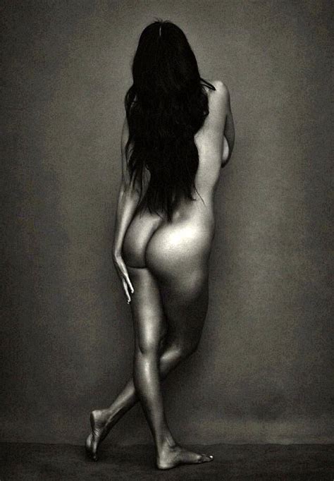 Kourtney Kardashian Naked Photo Shoooting For Gq Scandal