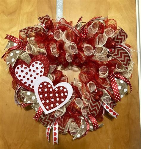 32 Lovely Valentine Day Wreaths For Your Home Decoration In 2020