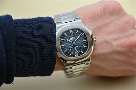 Buy and sell authentic used patek philippe nautilus watches at crown and caliber. Review - Patek Philippe Nautilus Annual Calendar 5726 ...