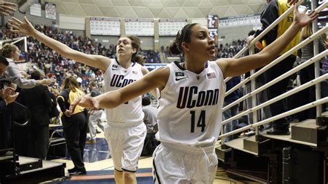 Uconn Womens Basketball Breaks The Silence Welcomes Lesbian Teammates Outsports