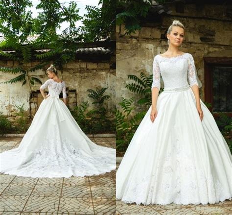 Modest 2015 Spring Wedding Dress With Sheer Lace Applique Jewel Neck