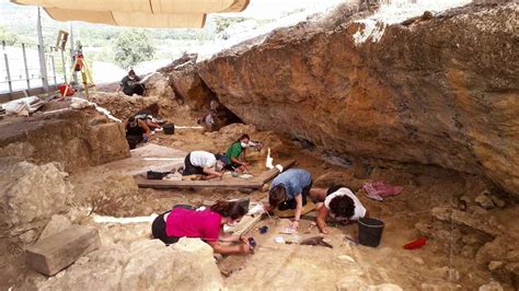 76000 Year Old Neanderthal Hunting Camp Discovered In Madrid Ancient
