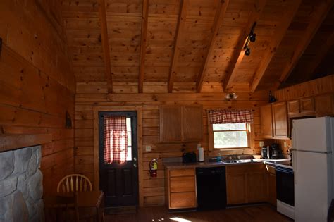 The overnight low will be 65 °f (18.3 °c). One-Bedroom Stone's Throw Cabin at Harman's Luxury Log Cabins
