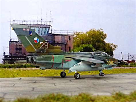Oliwia pieloch 🥈 2 miejsce : 1:72 Panavia Tornado IDS, '3305 Yellow/NA-2B '29'' (former ...