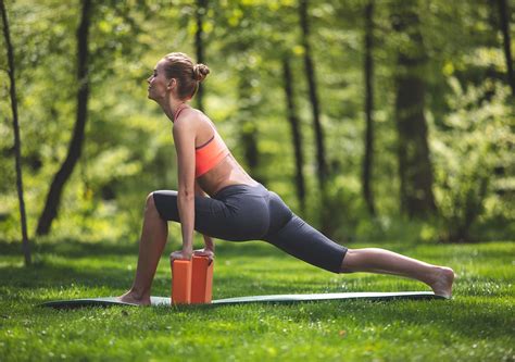 7 Hip Stretches You Should Be Doing After Every Workout - Exercises For ...