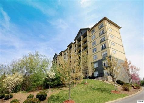 Newly Renovated Luxury Mountain View Condo On The Parkway Pigeon Forge