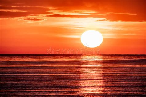 Beautiful Red And Orange Sunset Over The Sea The Sun Goes Down Over