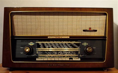We use this term as a shortcut for radio receiver or broadcast receiver, which makes it possible to receive radio broadcasts. Americana Radio is More Influential Than You May Think