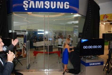 Samsung Opening First Store In Canada Digital Home Digital Home