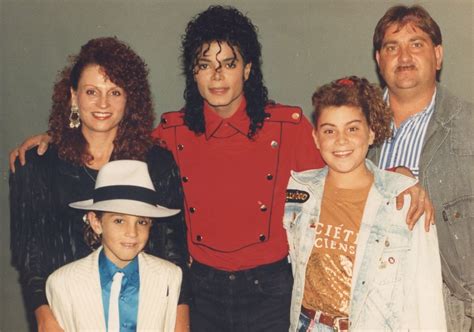 Au lendemain de son audition au tribunal pour faire lever sa tutelle, la star a demandé à son public de lui pardonner ses mensonges. Affaire Michael Jackson : les accusateurs ont menti