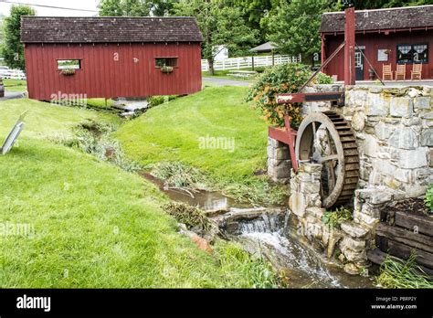 The amish village hi-res stock photography and images - Alamy