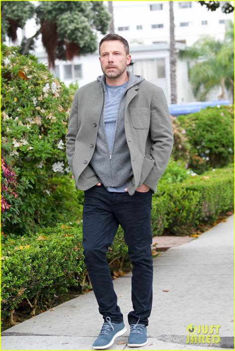 Ben Affleck Picks Up His Daily Iced Coffee In Santa Monica Photo 4283029 Ben Affleck Pictures