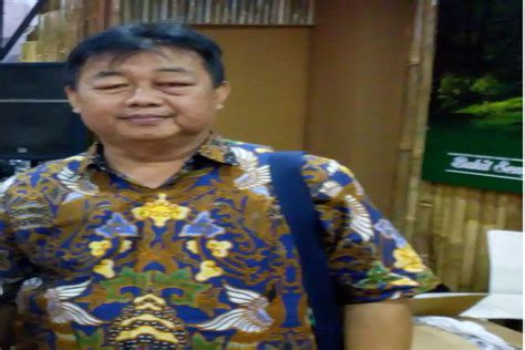Dadang subur (60 tahun) mengalahkan seorang grandmaster internasional di ajang pertandingan virtual chess.com. 'Bandung Barat Lumpaaat' di Apkasi Otonomi Expo 2019