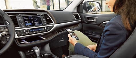 The 2020 toyota highlander interior showcases the very best of the modern midsize suv: Tour the 2017 Toyota Highlander Interior Design and Features