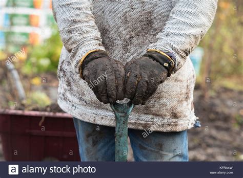 Old Garden Spade Hi Res Stock Photography And Images Alamy