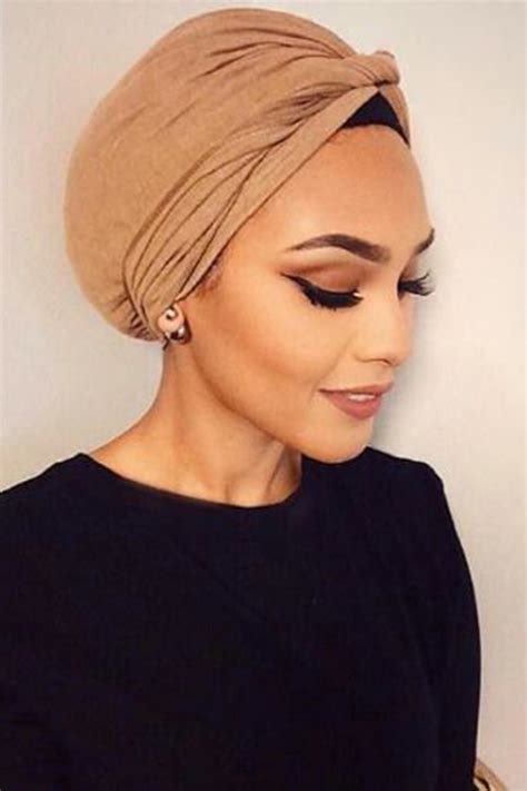 30 Modern And Stylish Hijab Wrap Ideas For Women With Oval Faces Turban Hijab Mode Turban