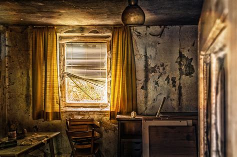 Abandoned Room Póster Para Las Habitaciones Photowall