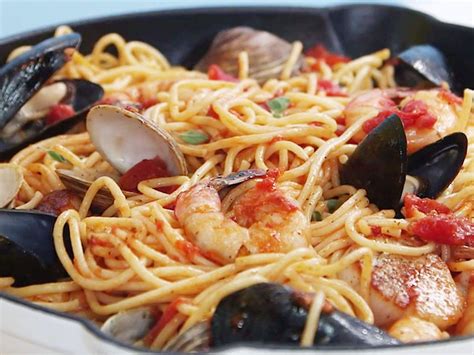 How To Make Seafood Pasta Seafood Pasta Pasta Recipes Food