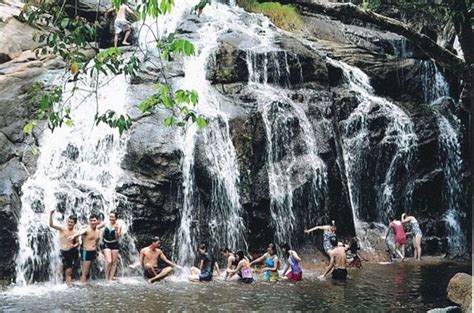 The waterfall falls down from the height of more than 100m. Most majestic waterfalls in Khanh Hoa - News VietNamNet
