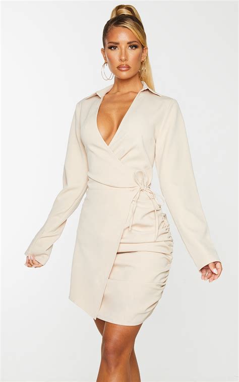 Robe Moulante Blazer Nude à Coupe Portefeuille Prettylittlething Fr