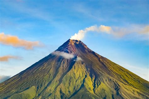 Volcanoes You Can Explore From Your Couch Readers Digest