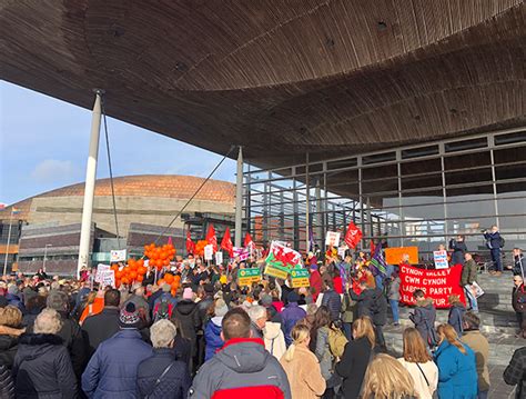 Hundreds Protest At Senedd To Save Royal Glamorgan Aande The Cardiffian