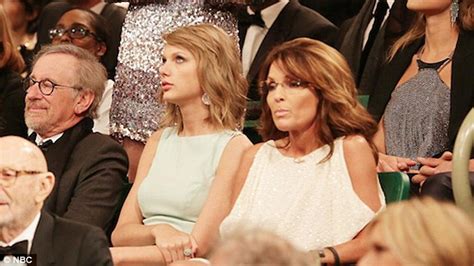 Taylor Swift Pulls Faces As She Is Seated Next To Sarah Palin At Snl 40
